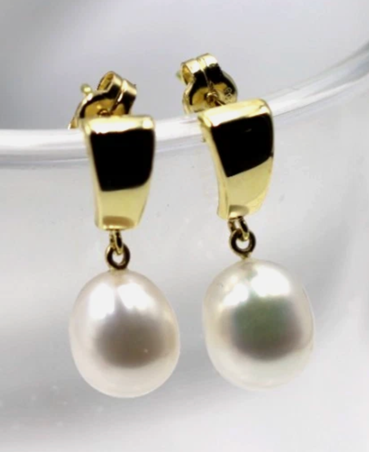 Genuine 9ct 9k 375 Yellow Gold Oval Freshwater Pearl 9mm x 8mm Stud Earrings