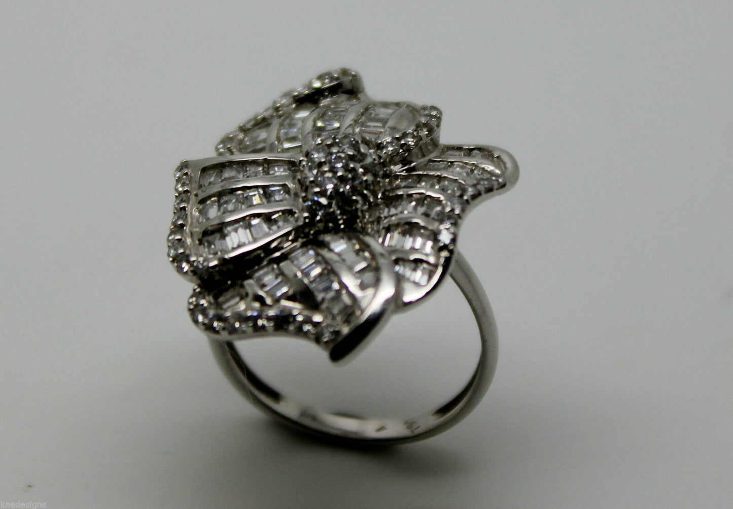 Genuine 18ct 750 Flower Cubic Zirconia White Gold Dress Ring