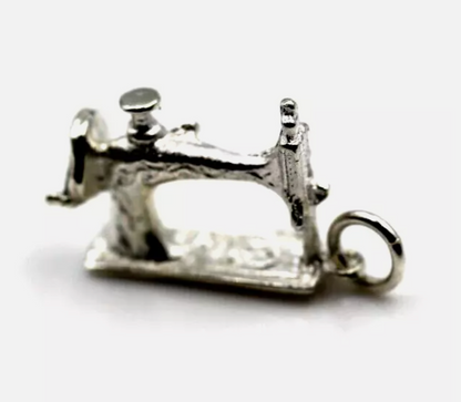Kaedesigns 9ct Yellow, Rose or White Gold Sewing Machine Charm Pendant