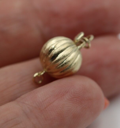 Genuine 9ct 9k Yellow gold 10mm Corrugated frosted ball Pearl Clasp