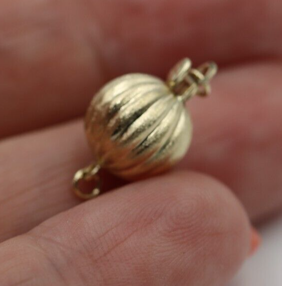 Genuine 9ct 9k Yellow gold 10mm Corrugated frosted ball Pearl Clasp