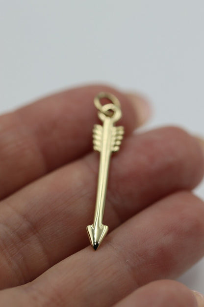 Genuine 9ct or 18ct Yellow, Rose or White Gold 750 Arrow Charm with jump ring