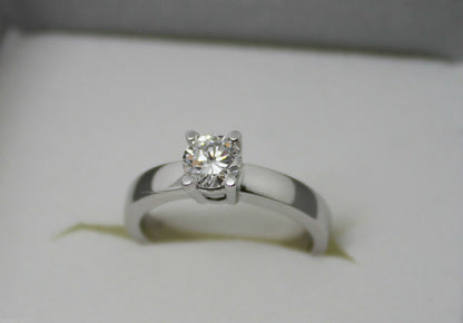 Genuine 18ct 18k Solid White Gold Round Cut Ring Size J 1/2