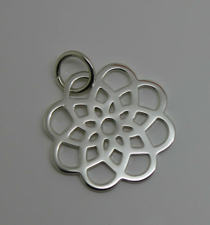 Kaedesigns New Sterling Silver 925 Flower Medium Pendant