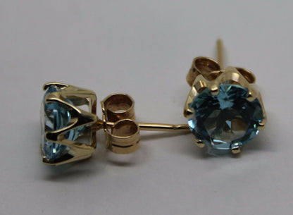 Kaedesigns,Genuine New 9ct Yellow Gold Claw-Set Round Cz Blue 8mm Stud Earrings