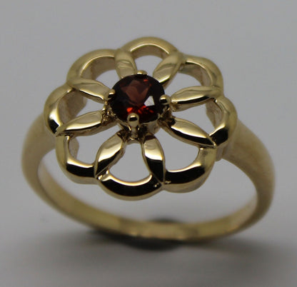 Size Q 9ct Yellow Gold Red Garnet January Birthstone Flower Ring