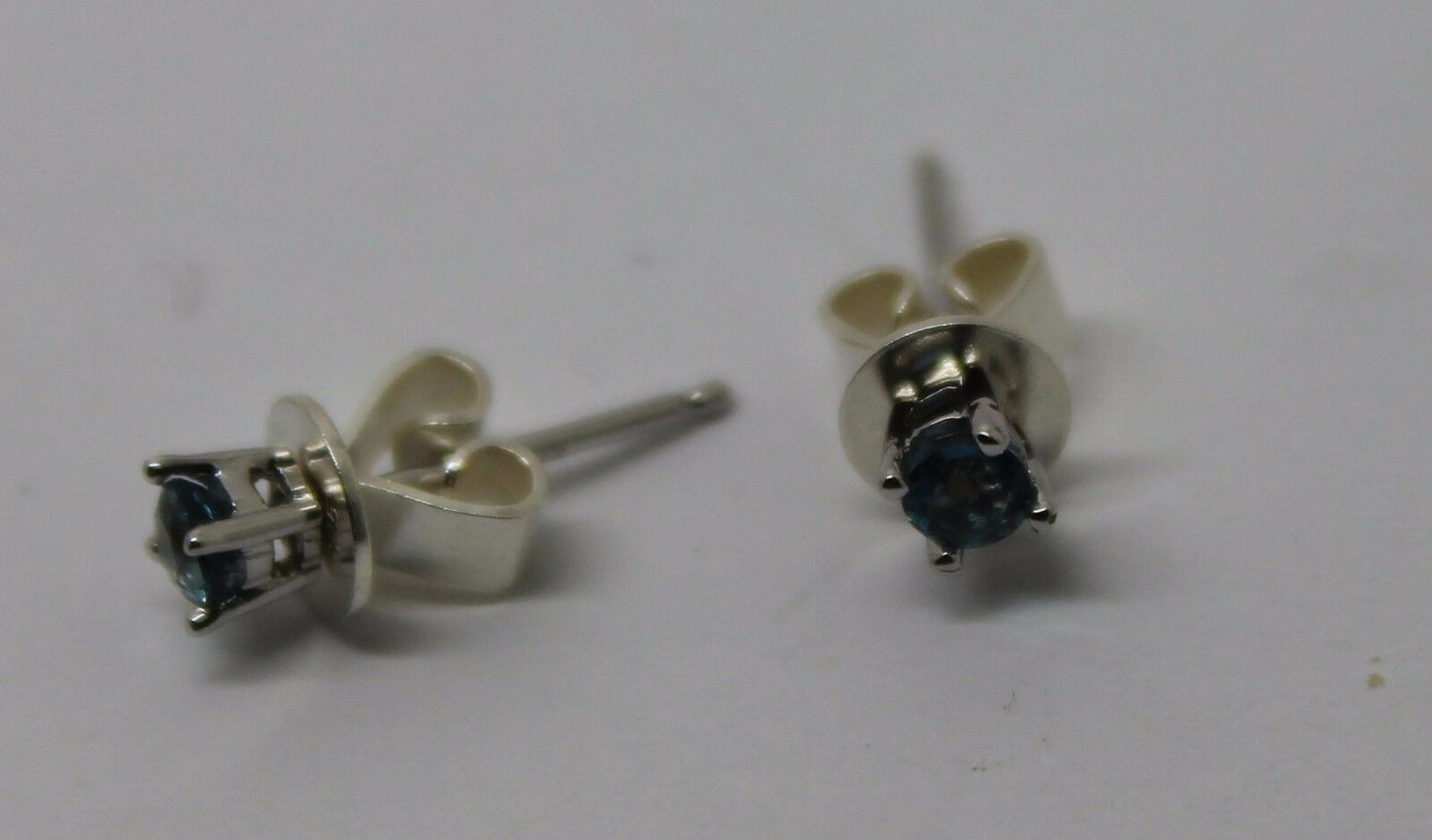 Kaedesigns New 9ct Solid White Gold London Blue Topaz 3mm Earrings