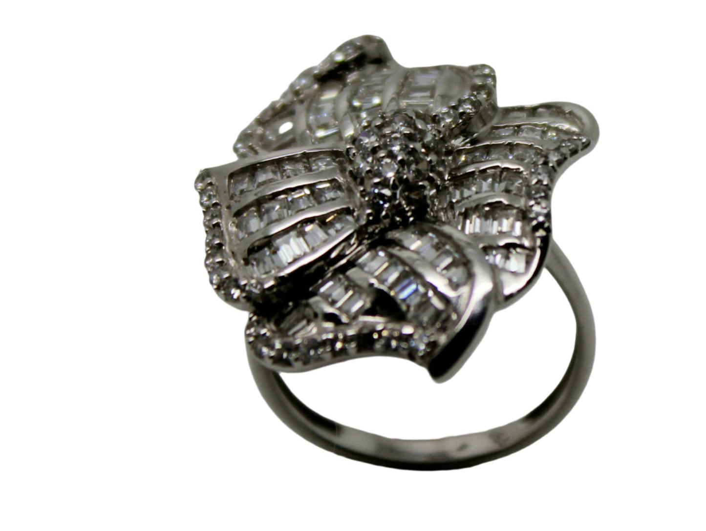 Genuine 18ct 750 Flower Cubic Zirconia White Gold Dress Ring