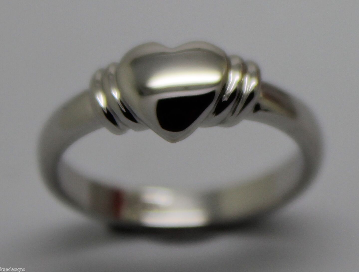 Genuine 9ct 9k Small Solid White Gold Heart Signet Ring - Ring size F