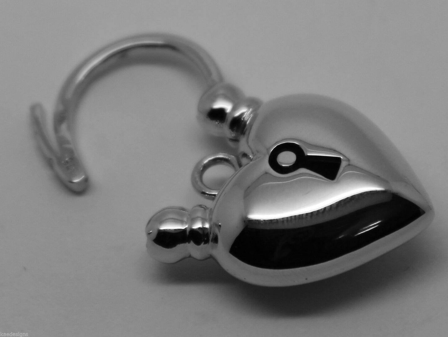 Kaedesigns 9ct 9k 375 Yellow Gold or White Gold or Rose Gold Heart Locket Padlock