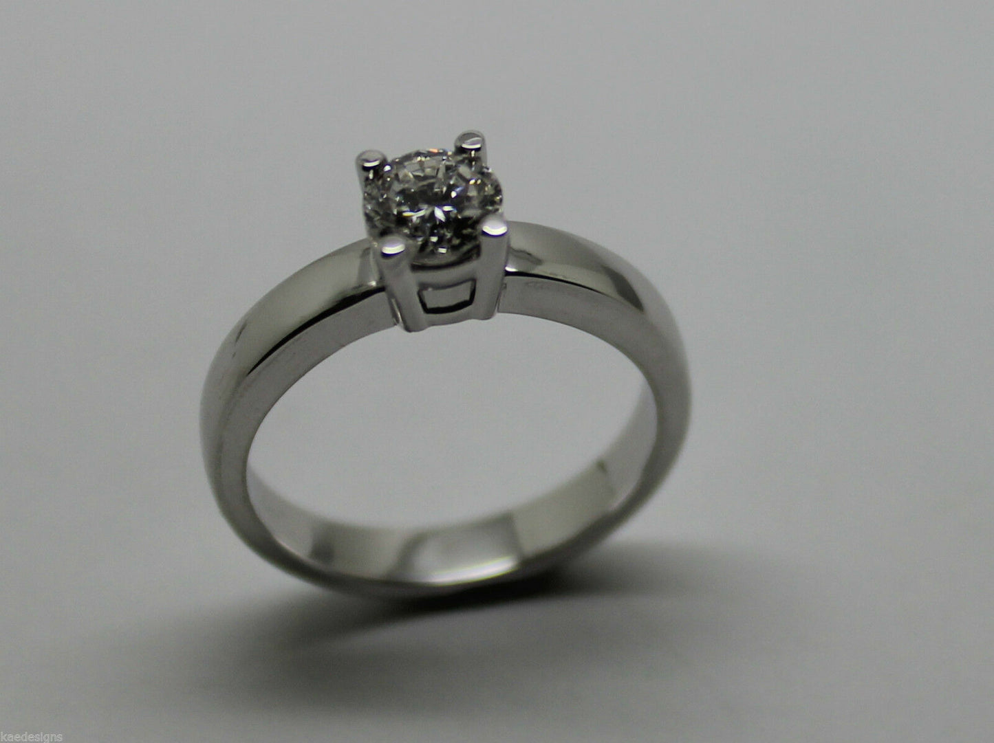 Genuine 18ct 18k Solid White Gold Round Cut Ring Size J 1/2
