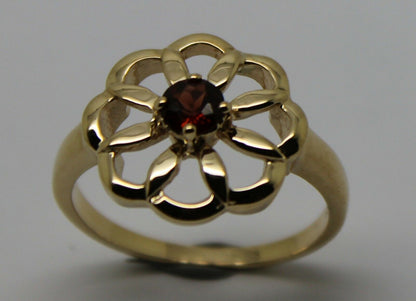 Size Q 9ct Yellow Gold Red Garnet January Birthstone Flower Ring