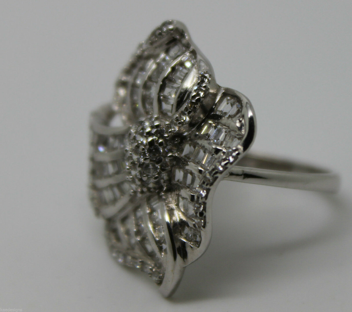 Genuine 18ct 750 Flower Cubic Zirconia White Gold Dress Ring