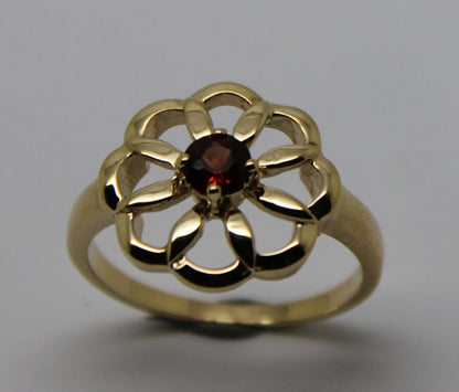 Size Q 9ct Yellow Gold Red Garnet January Birthstone Flower Ring