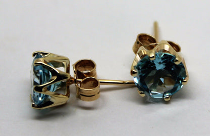 Kaedesigns,Genuine New 9ct Yellow Gold Claw-Set Round Cz Blue 8mm Stud Earrings