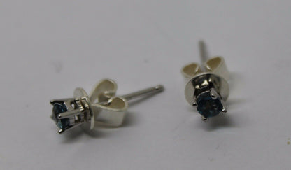 Kaedesigns New 9ct Solid White Gold London Blue Topaz 3mm Earrings