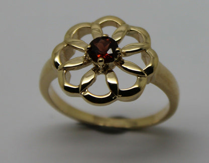 Size Q 9ct Yellow Gold Red Garnet January Birthstone Flower Ring
