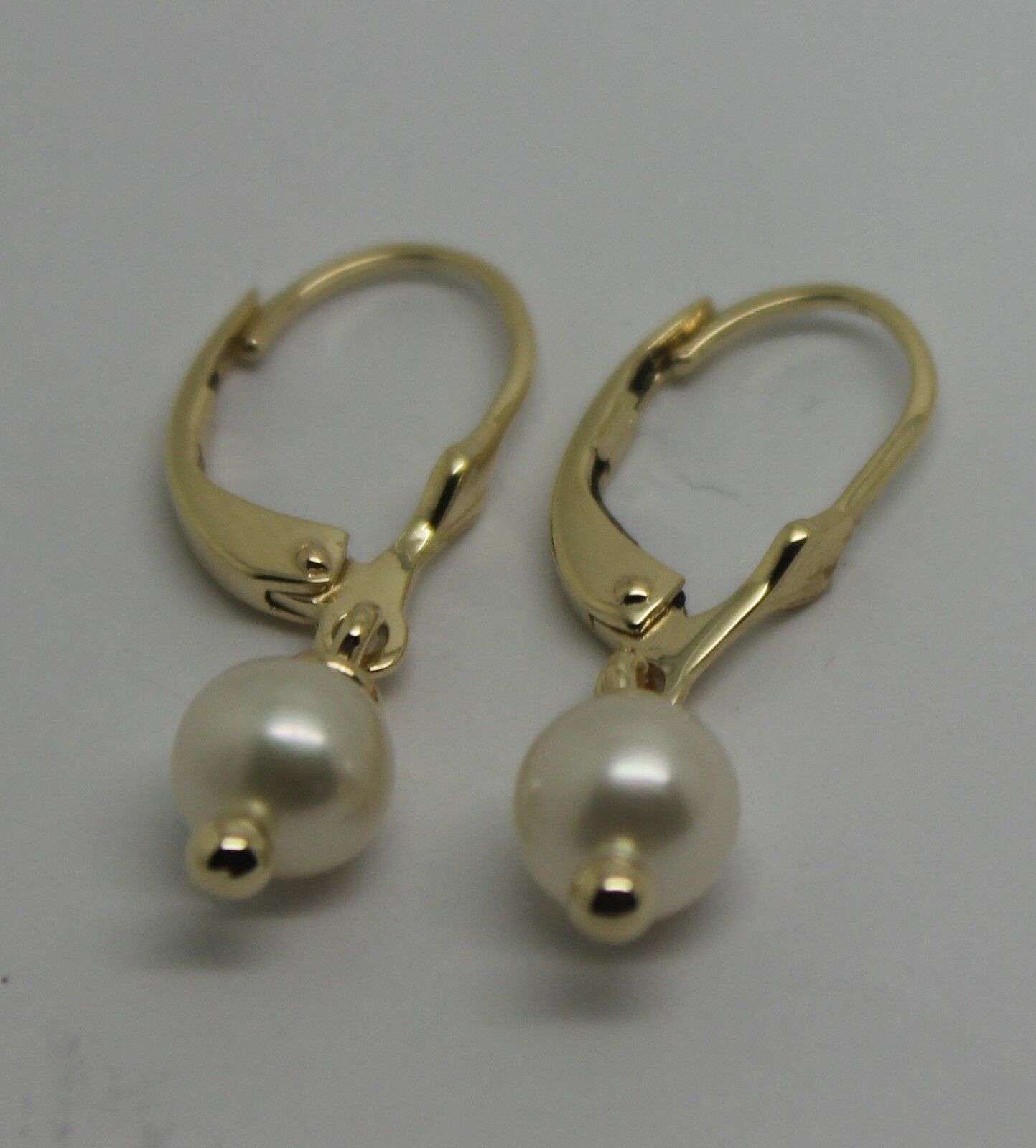 Kaedesigns 9ct 9k 375 Yellow, Rose or White Gold 6mm White Pearl Continental Clip Earrings