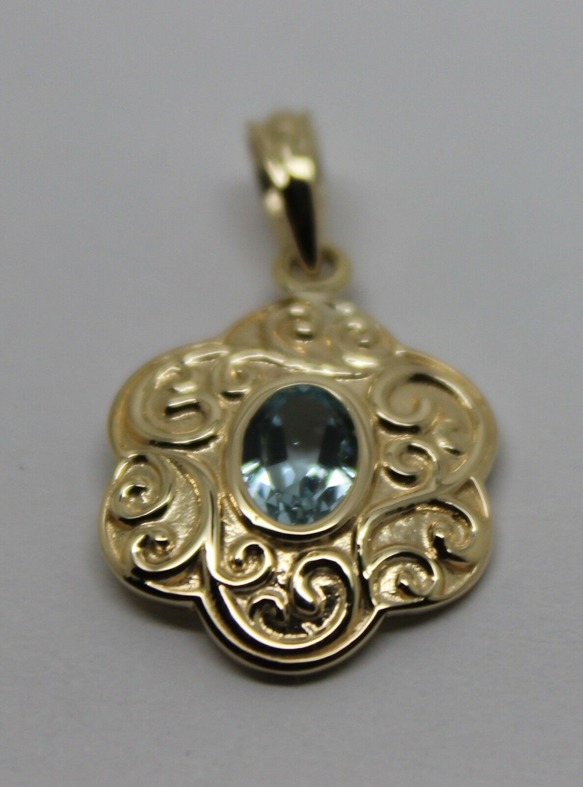 Genuine 9ct 9k Yellow Gold Antique Aquamarine Filigree Pendant