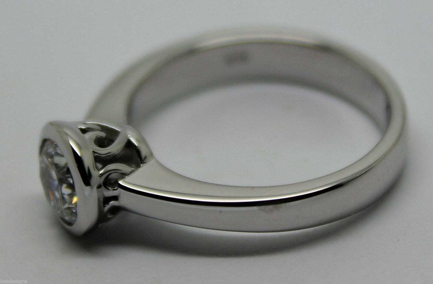 Genuine Cubic Zirconia 9ct Solid White Gold  Ring Size Q