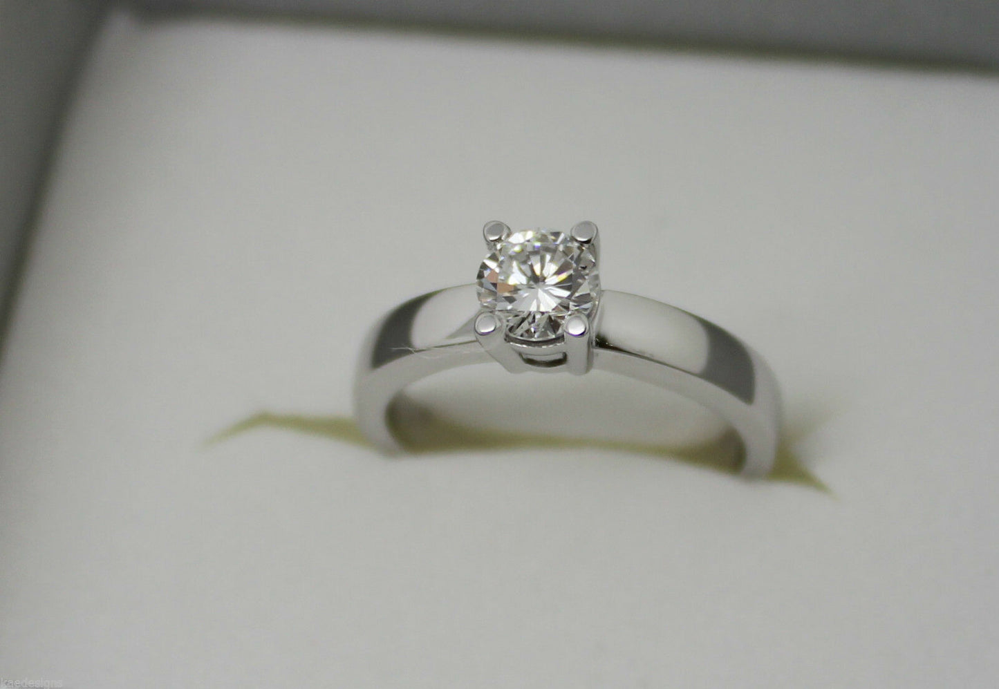 Genuine 18ct 18k Solid White Gold Round Cut Ring Size J 1/2
