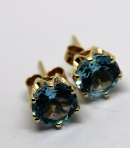 Kaedesigns,Genuine New 9ct Yellow Gold Claw-Set Round Cz Blue 8mm Stud Earrings