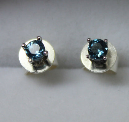 Kaedesigns New 9ct Solid White Gold London Blue Topaz 3mm Earrings