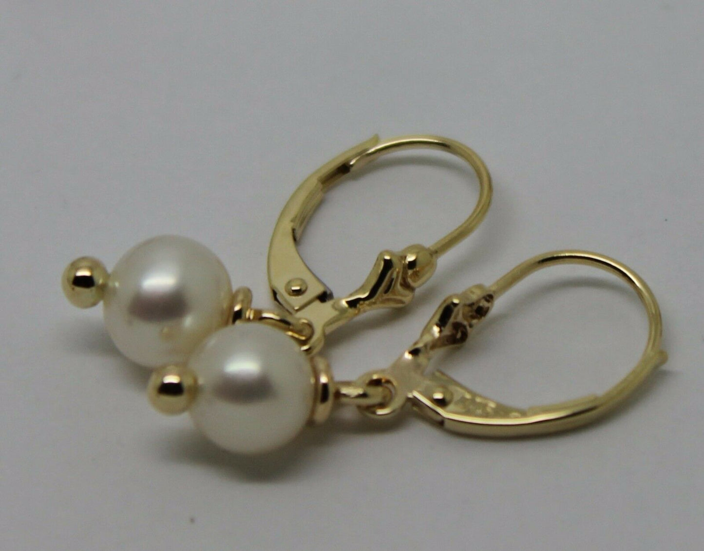 Kaedesigns 9ct 9k 375 Yellow, Rose or White Gold 6mm White Pearl Continental Clip Earrings