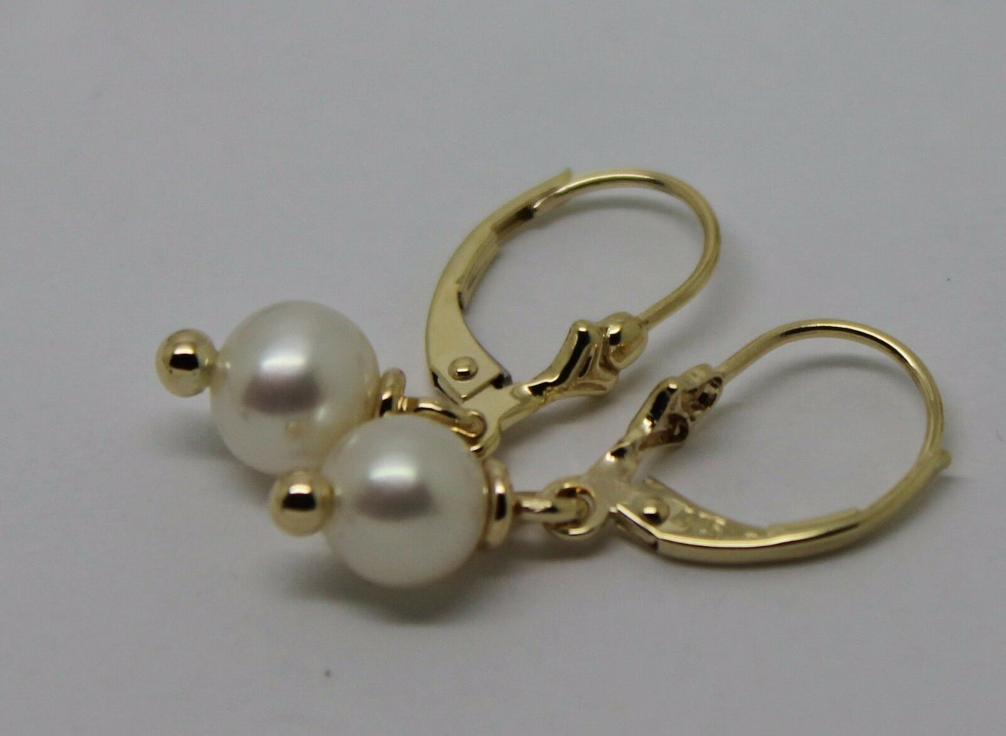 Kaedesigns 9ct 9k 375 Yellow, Rose or White Gold 6mm White Pearl Continental Clip Earrings