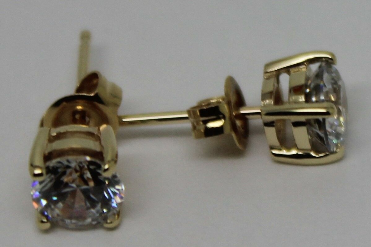 Genuine 9ct Yellow Gold Claw-Set Round 6mm Stud Earrings