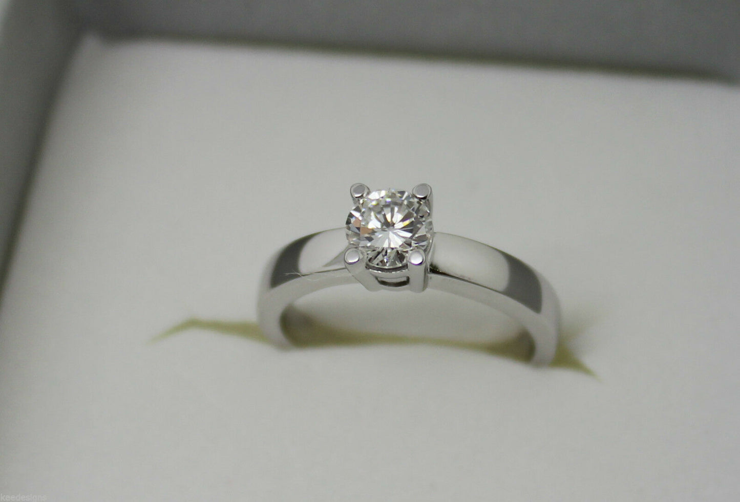 Genuine 18ct 18k Solid White Gold Round Cut Ring Size J 1/2