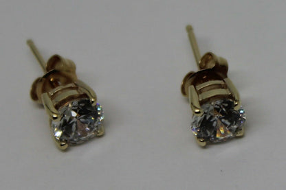 Genuine 9ct Yellow Gold Claw-Set Round 6mm Stud Earrings