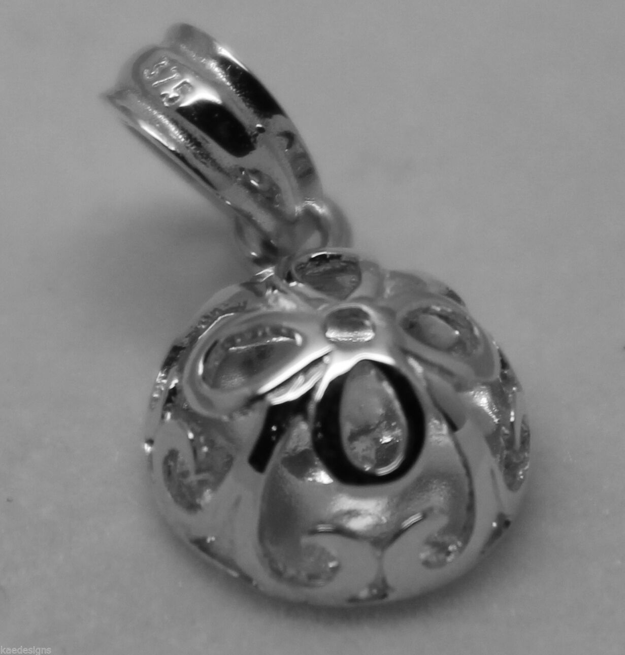 Genuine Solid 9ct Yellow Or Rose Or White Gold Half Ball Filigree Flower Pendant