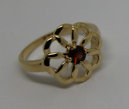 Size Q 9ct Yellow Gold Red Garnet January Birthstone Flower Ring