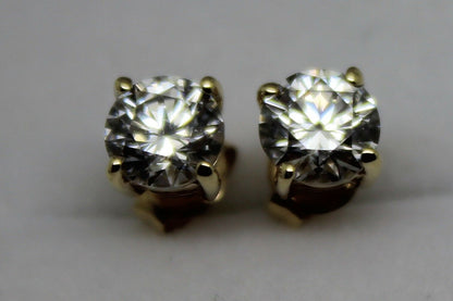 Genuine 9ct Yellow Gold Claw-Set Round 6mm Stud Earrings