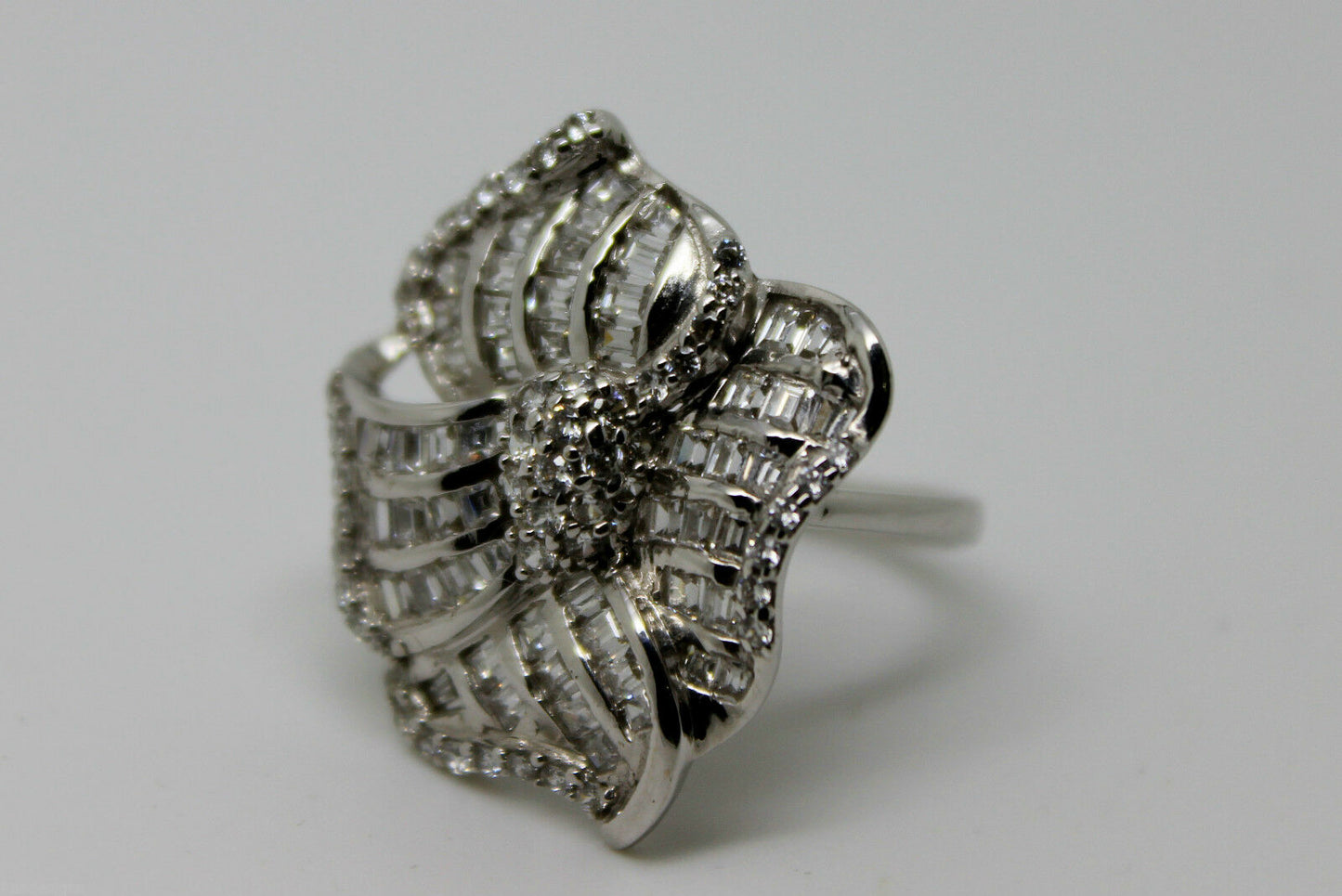 Genuine 18ct 750 Flower Cubic Zirconia White Gold Dress Ring