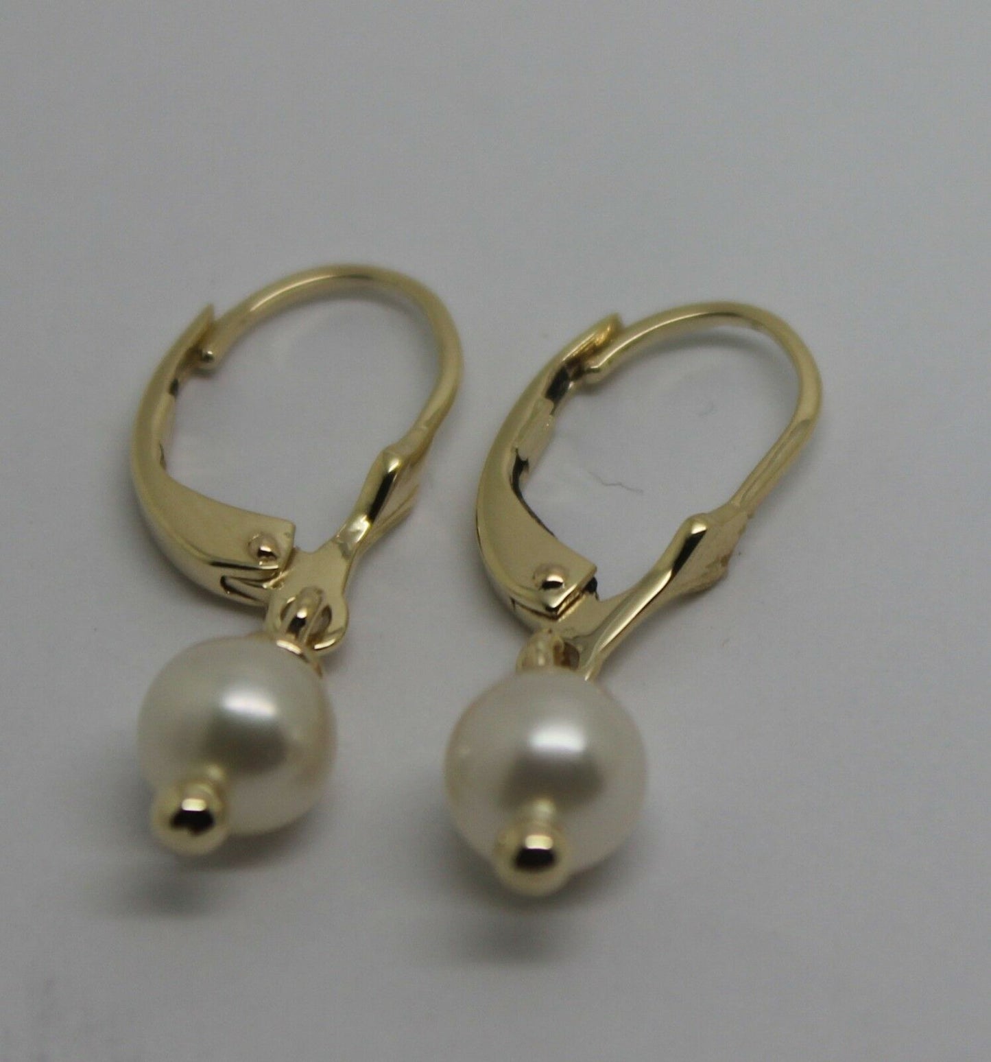Kaedesigns 9ct 9k 375 Yellow, Rose or White Gold 6mm White Pearl Continental Clip Earrings