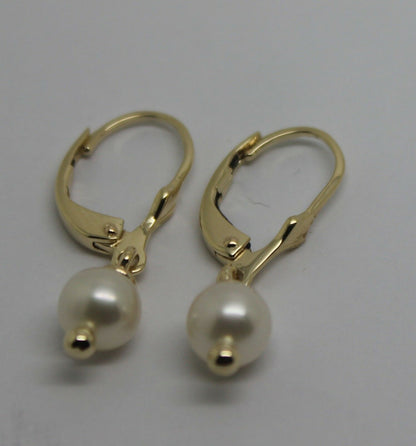 Kaedesigns 9ct 9k 375 Yellow, Rose or White Gold 6mm White Pearl Continental Clip Earrings