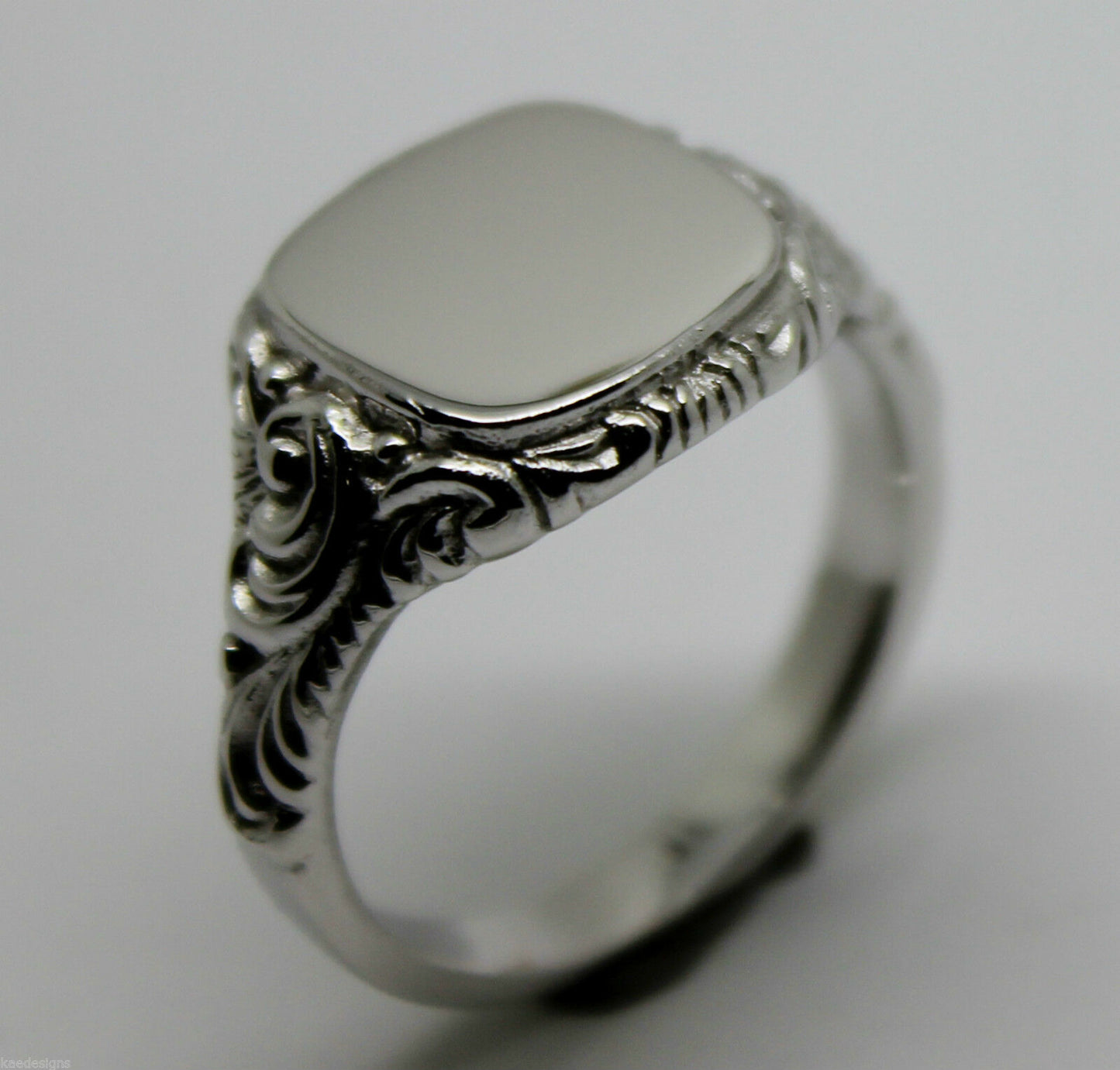 Genuine Solid Large Mens 9ct White Gold Square Engraved Signet Ring Size V