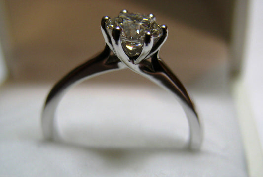Genuine 18ct 750 Cubic Zirconia Solid White Gold Claw Set Ring