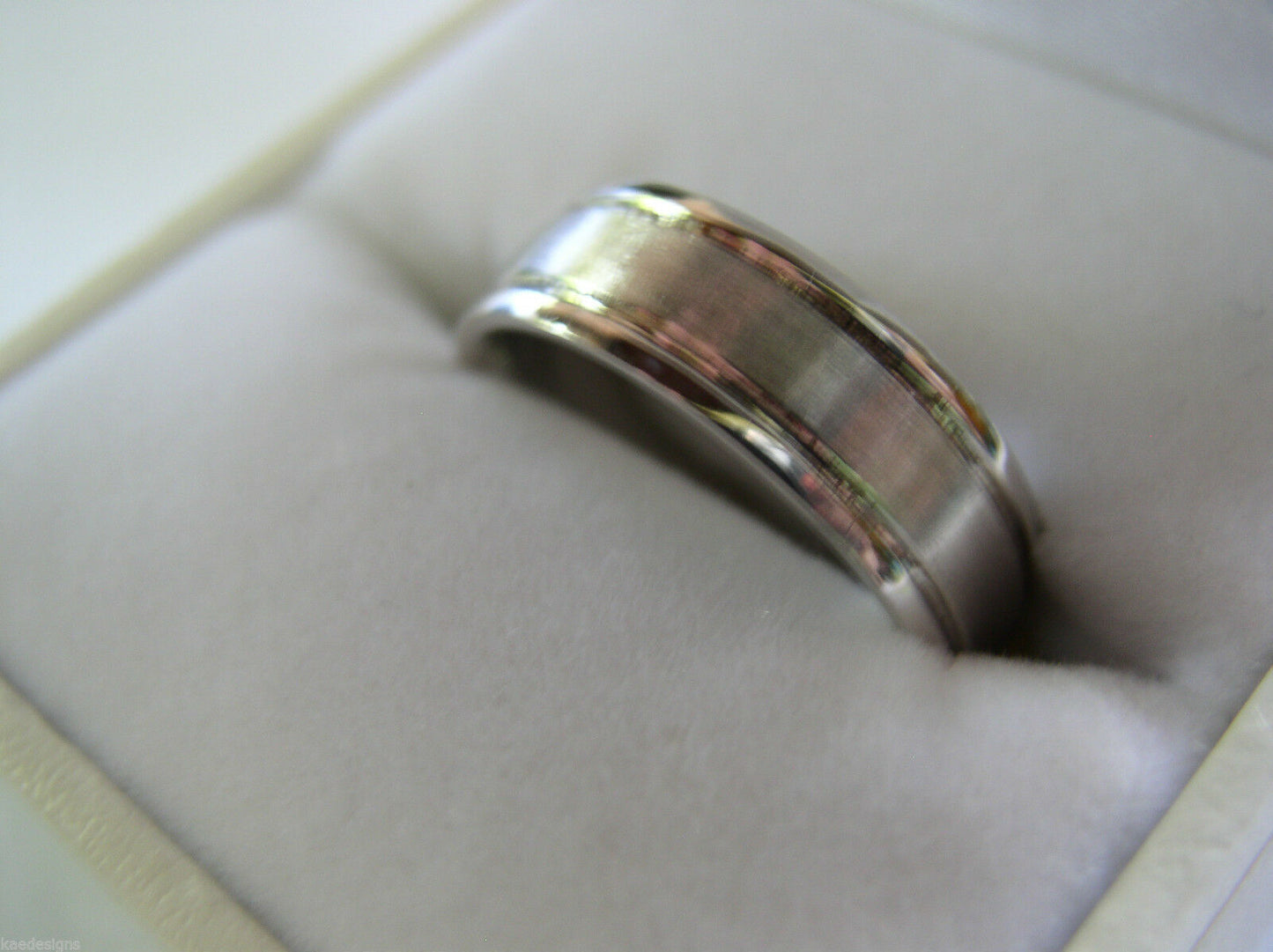 Genuine 18ct 750 Hallmarked  Heavy White Gold Solid Mens Brushed Wedding Band