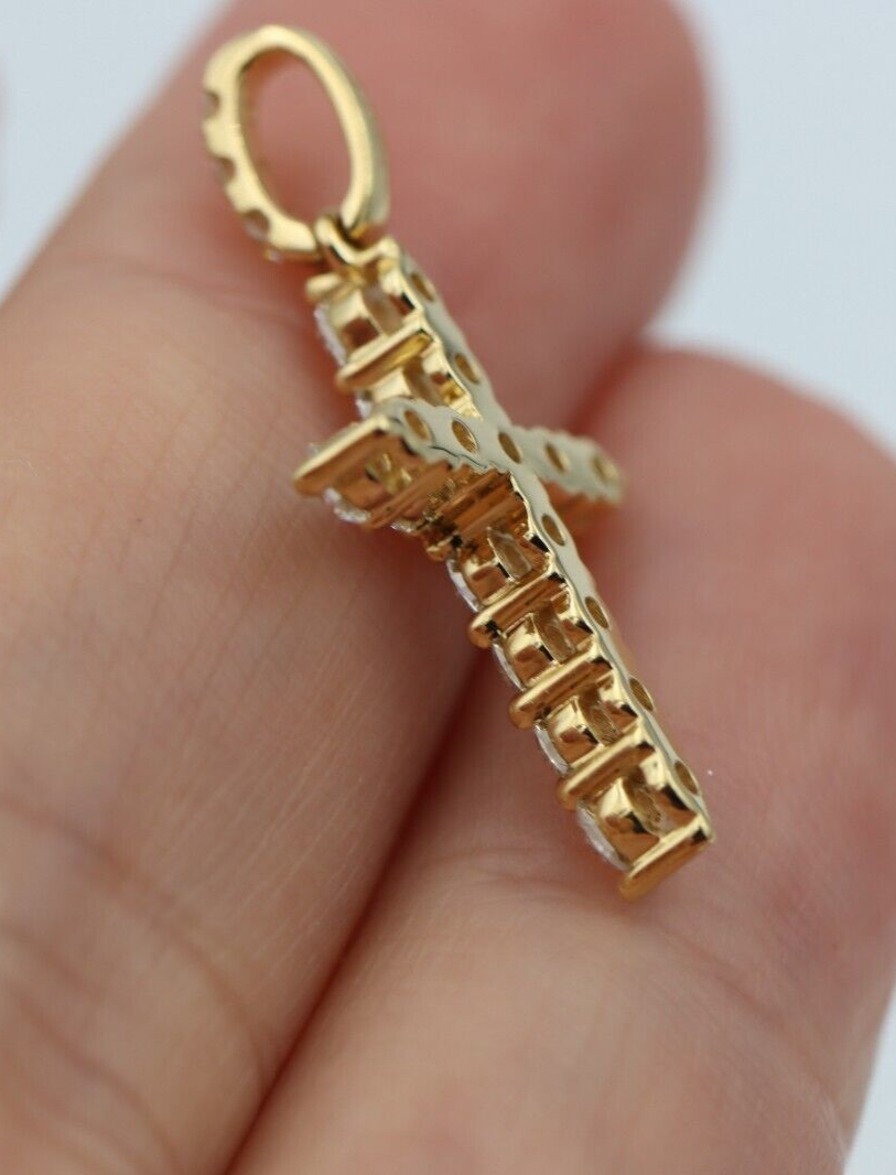 0.699cts Genuine 18ct 750 Yellow Gold Round Diamond Cross Pendant